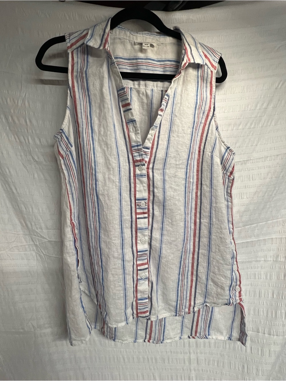 beachlunchlounge Sleeveless Button-Front Top in White with Red & Blue Stripes